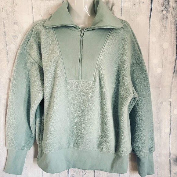 Half zip sweater size M 🧚🏻 - Picture 1 of 4